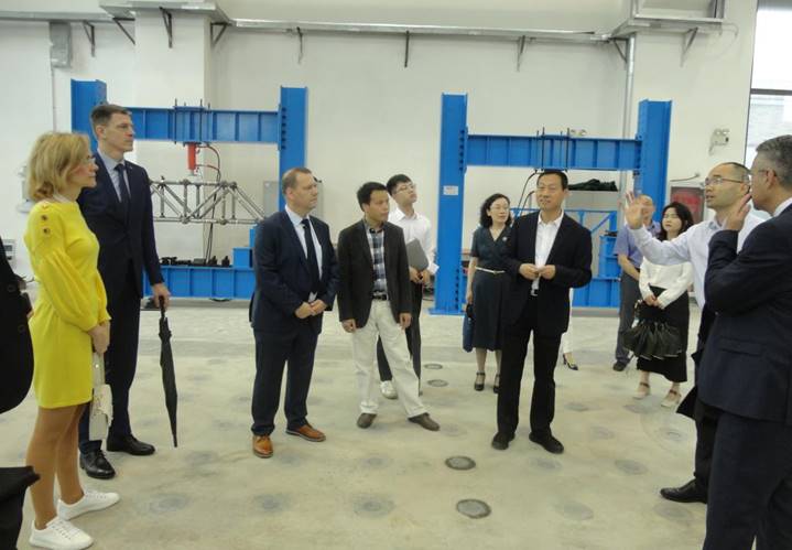 说明: //jzgcsy.cmvideo1.com/__local/3/59/F0/FBE45B2F0559C966F1F011D9592_92421C23_14C3F.jpg